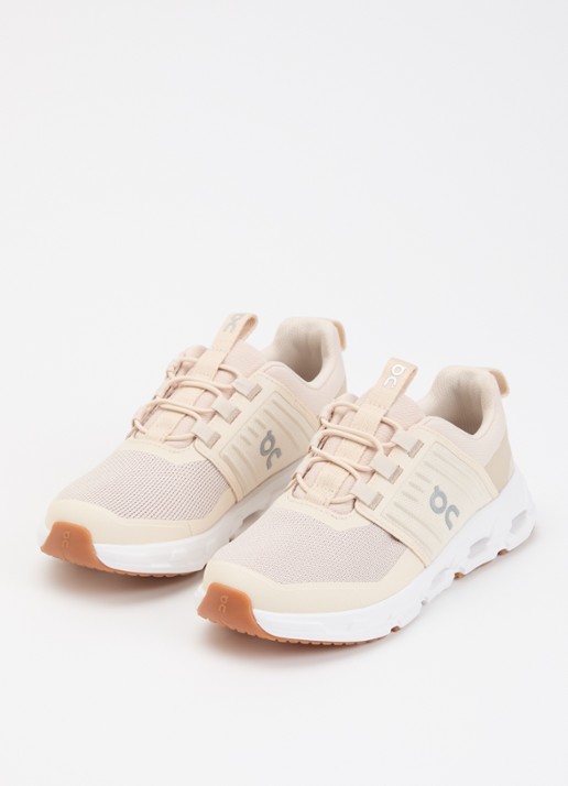 On Cloudswift sneaker met mesh details - voorkant 3 zand