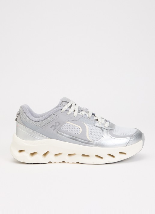 On Cloudtilt Arc sneaker van mesh met metallic details - voorkant 5 grijs