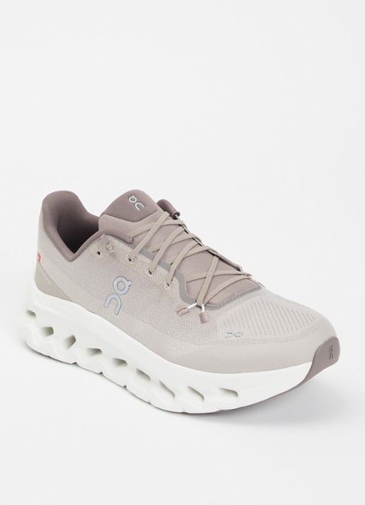 On Cloudtilt hardloopschoen van mesh - voorkant taupe