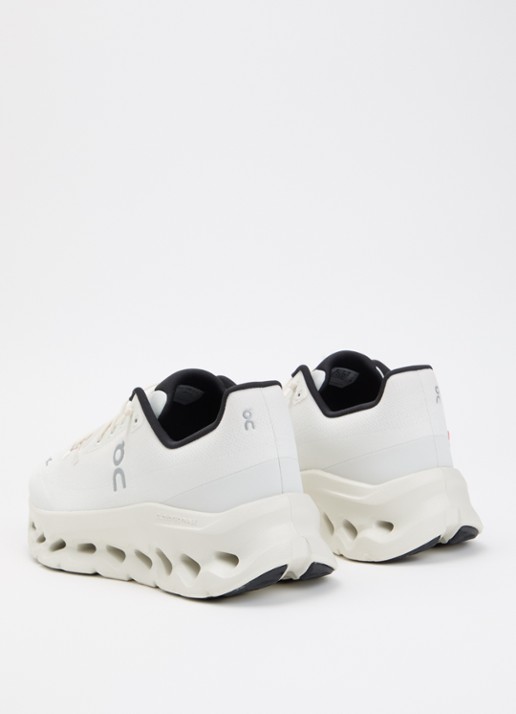 On Cloudtilt sneaker met logo - achterkant gebroken wit