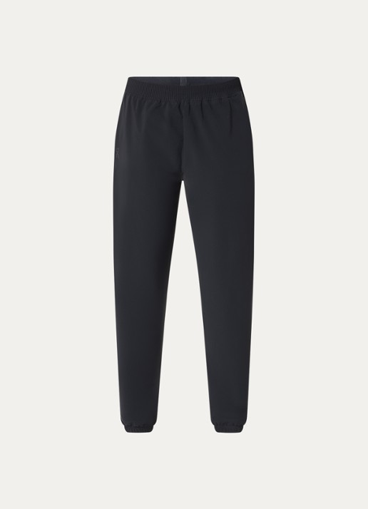 On Focus high waist tapered fit trackpants met steekzakken - voorkant 4 zwart