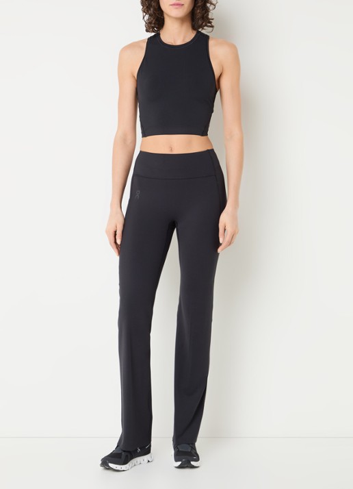 On Studio crop top met logo - voorkant 3 zwart