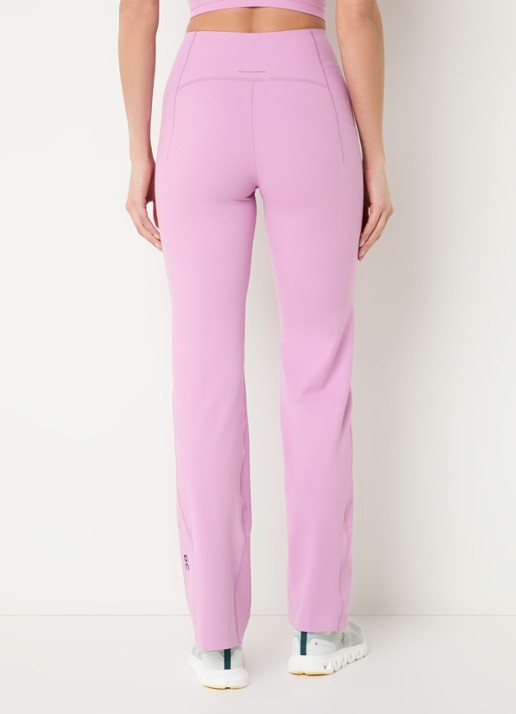 On Studio high waist flared fit trainingslegging met logo - achterkant 3 roze