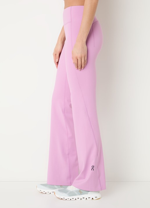 On Studio high waist flared fit trainingslegging met logo - detail 5 roze