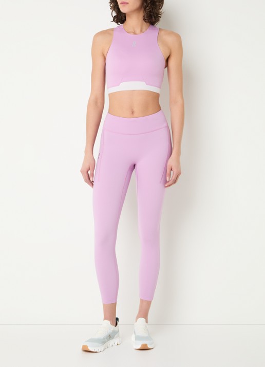 On Train 2-in-1 sport bh met uitneembare vulling - voorkant 4 roze