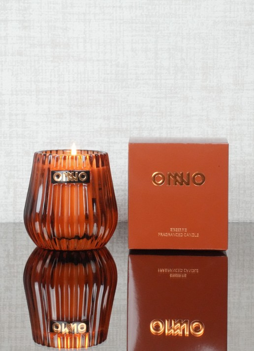 Onno Ginger Fig geurkaars - voorkant 2 bruin