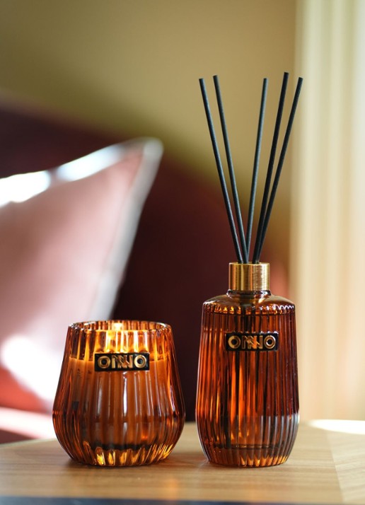 Onno Ginger Fig geurstokjes en geurkaars in giftbox 375 ml - detail 2 bruin