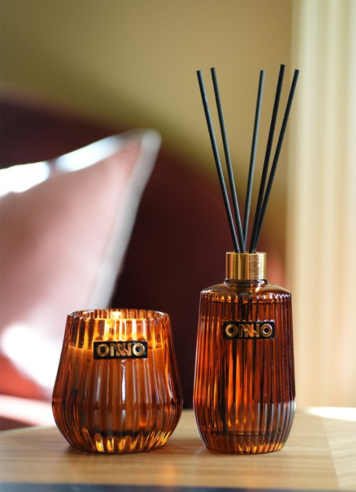 Onno Ginger Fig geurstokjes en geurkaars in giftbox 375 ml - detail 3 bruin