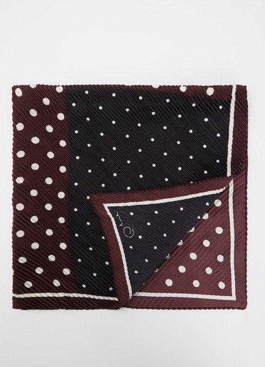 OPUS Arienna sjaal met stippenprint 65 x 65 cm - voorkant 3 bordeauxrood