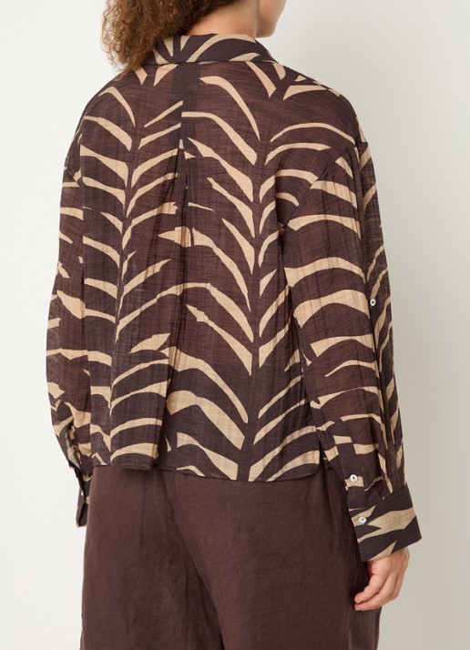 OPUS Fadena Leaves semi-transparante blouse met bladprint - achterkant bruin
