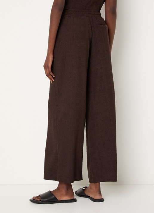OPUS Mileni high waist loose fit pantalon met structuur - achterkant 2 bruin