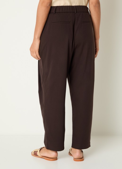 OPUS Myhi high waist tapered fit pantalon met steekzakken - achterkant 4 donkerbruin