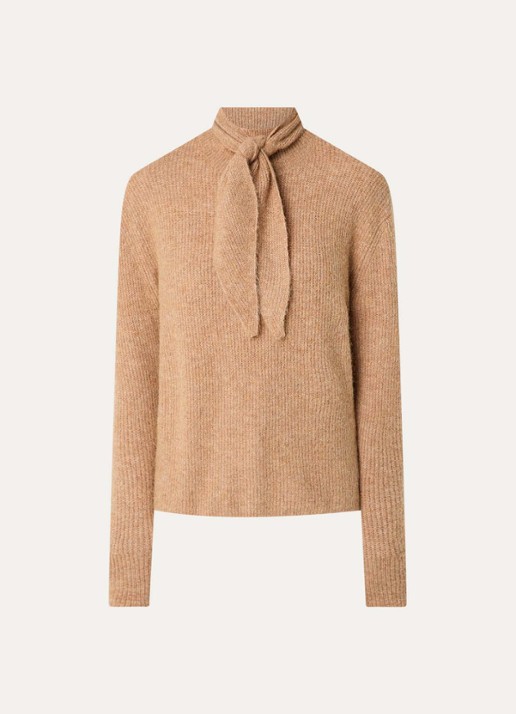 OPUS Parf fijngebreide trui in alpaca wolblend met sjaalkraag - voorkant camel
