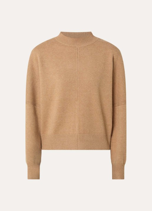 OPUS Pilas fijngebreide trui met opstaande kraag - voorkant beige