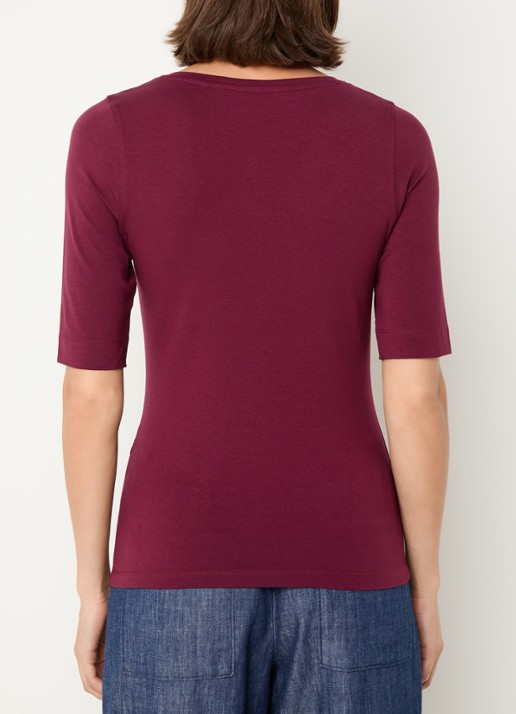 OPUS Serta top met ronde hals - achterkant 4 aubergine