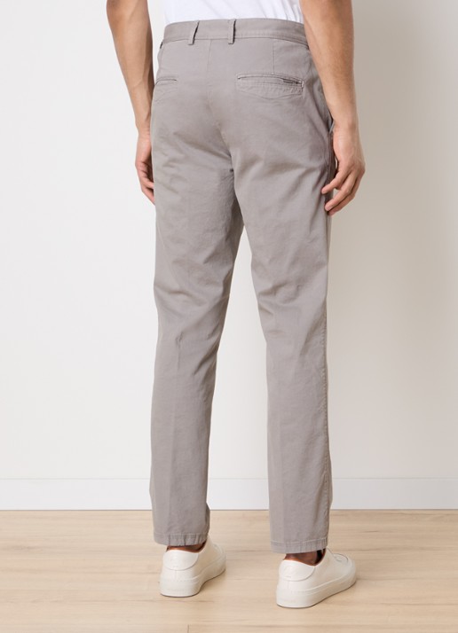 Oscar Jacobson Danik straight fit chino met steekzakken - achterkant 6 donkerbeige