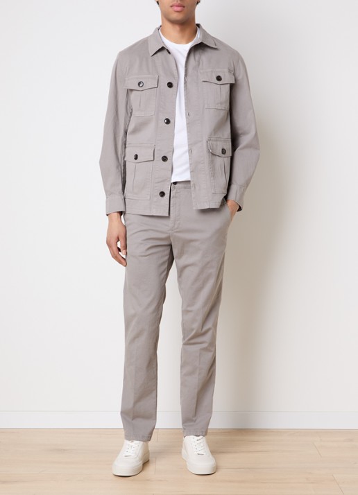 Oscar Jacobson Danik straight fit chino met steekzakken - voorkant 5 donkerbeige