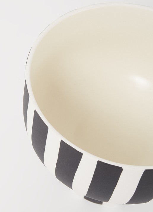 OYOY Living Design Toppu schaal 15 cm - detail zwart