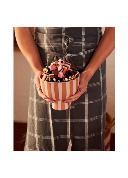 OYOY Living Design Toppu schaal op voet 15 cm - voorkant 2 roze