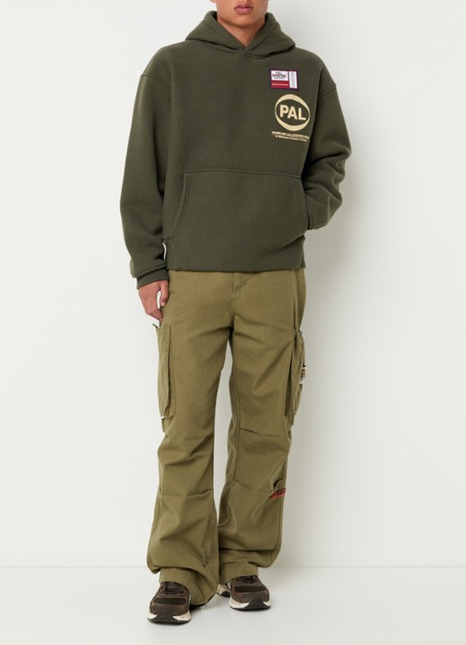 PAL Sporting Goods Pre Game hoodie met logo- en backprint - voorkant 5 bronsgroen