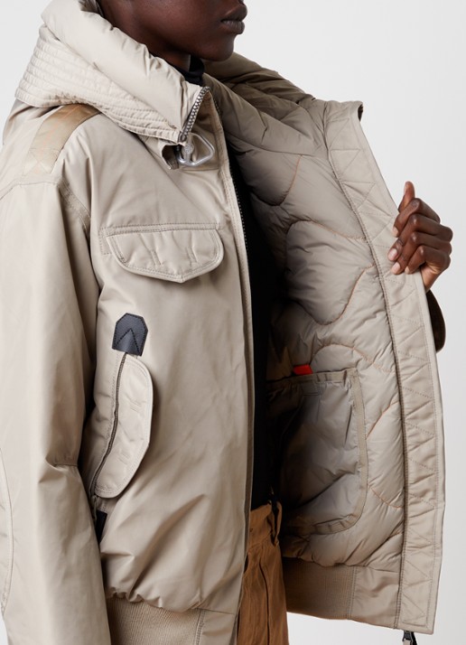 Parajumpers Gobi bomberjack met donsvulling en capuchon - detail 3 donkerbeige