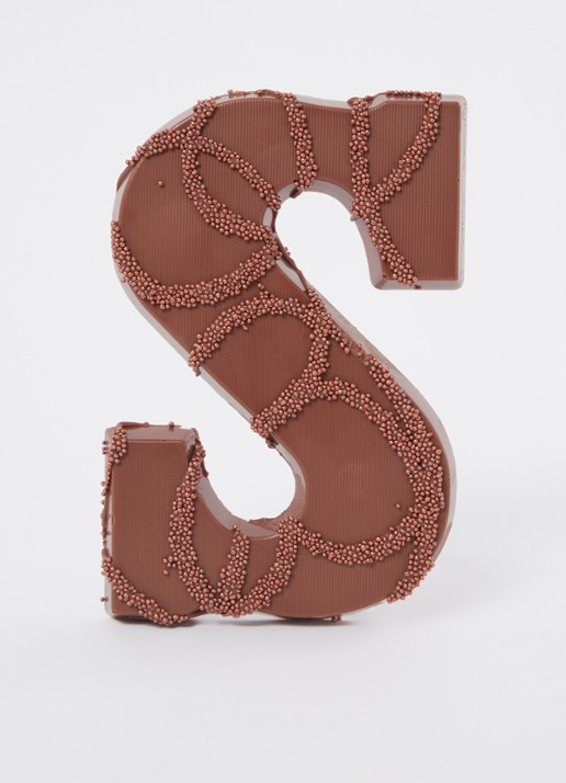 Patisserie de Bijenkorf Chocoladeletter S Melk met crème brûlée vulling 210 gram - Limited Edition - voorkant 2 undefined