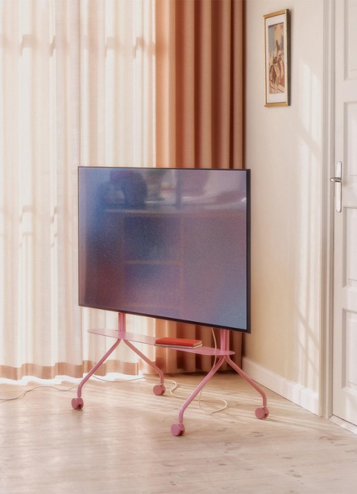 Pedestal Moon Rollin' TV standaard 107 cm - detail 5 roze