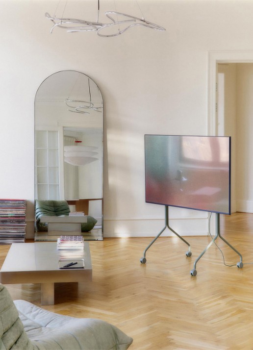 Pedestal Moon Rollin' TV standaard 121 cm - voorkant 2 mosgroen