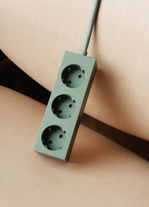 Pedestal Power Bar stekkerdoos 2 meter - voorkant 2 mosgroen
