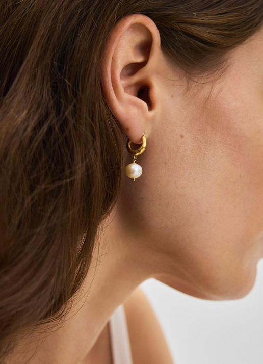 Pernille Corydon Pearl Blossom oorhangers verguld - voorkant 2 goud