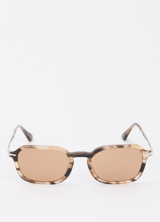 Persol Wayfarer zonnebril PO3381S - detail lichtbruin