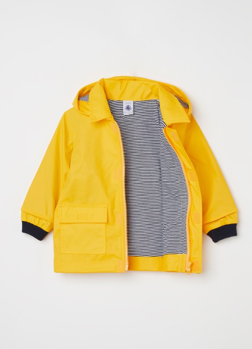 Petit Bateau Regenjas met capuchon en opgestikte zakken - voorkant 2 geel
