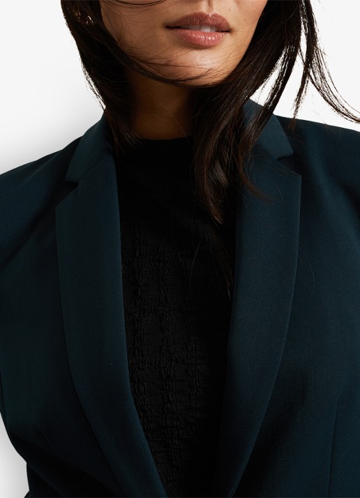 Phase Eight Arabella cropped blazer met paspelzakken - detail 5 groen