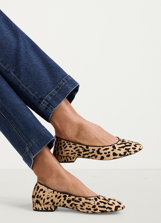 Phase Eight Ballerina van leer met panterprint - detail 8 bruin