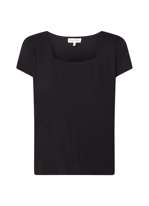 Phase Eight Bella top met rechthoekige hals - voorkant 2 zwart