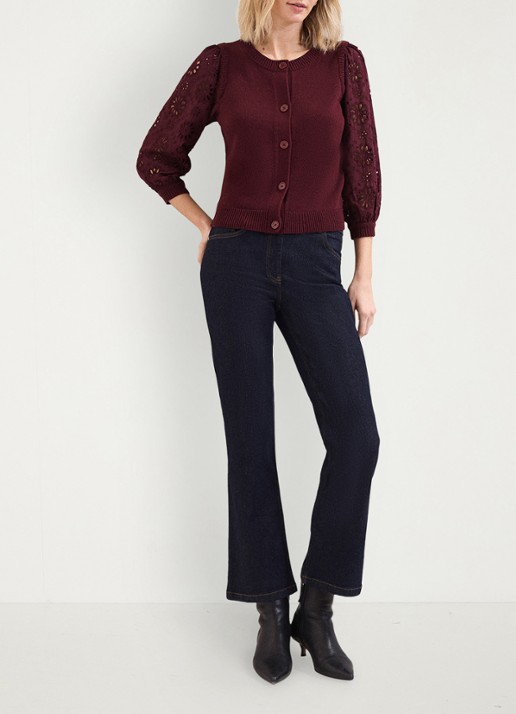 Phase Eight Blythe fijngebreid vest met broderie - voorkant 7 bourgogne 