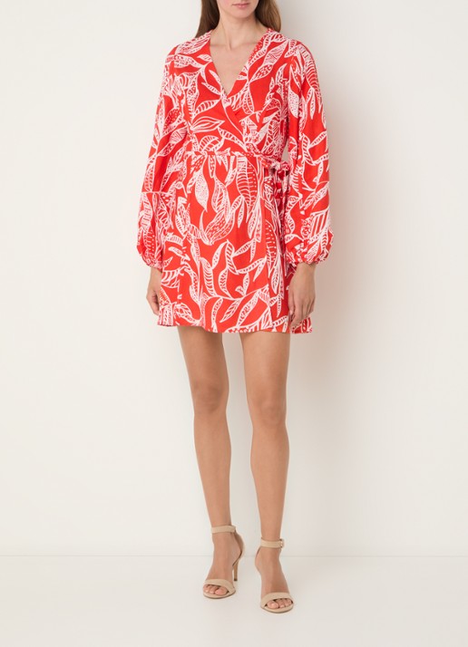 Phase Eight Charlotte mini wikkeljurk met bladprint - voorkant 3 rood