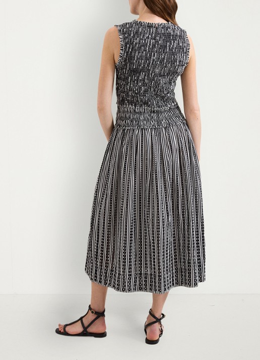 Phase Eight Chiara midi jurk met smockwerk en print - achterkant zwart