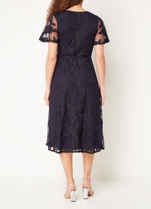 Phase Eight Clara midi wikkeljurk met bloemborduring - achterkant 5 donkerblauw