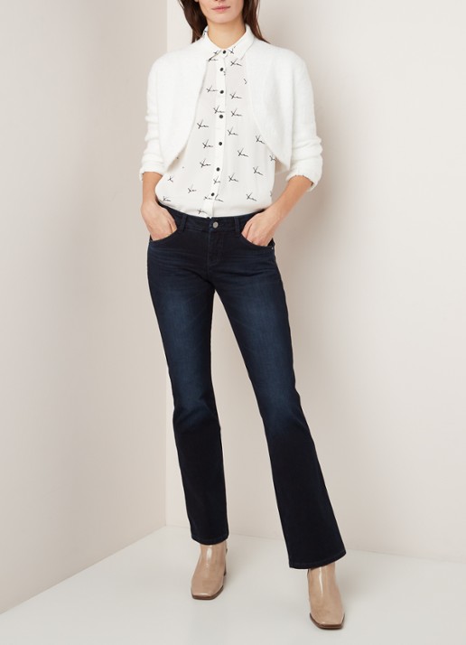 Phase Eight Fay Fluffy bolero met driekwart mouw - voorkant 2 ivoor