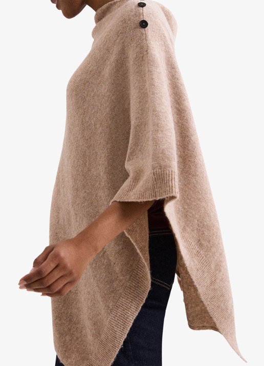 Phase Eight Fijngebreide poncho met knoopdetail - detail 7 camel