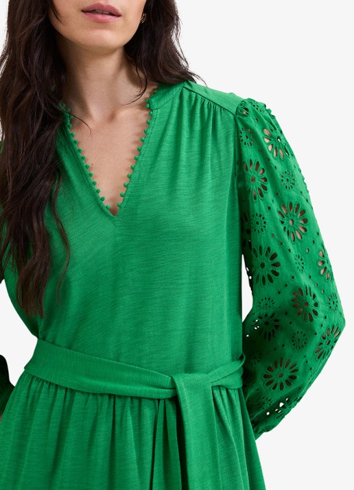 Phase Eight Florie mini jurk met strikceintuur en opengewerkt dessin - detail 2 green