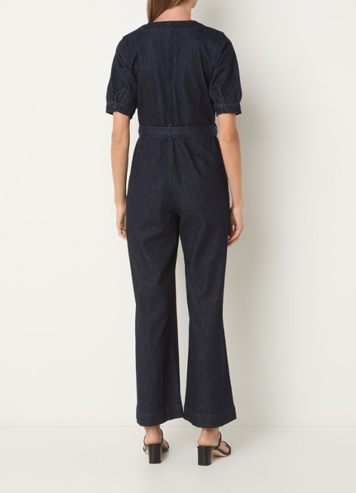 Phase Eight Florisa flared jumpsuit van denim met strikceintuur - achterkant indigo