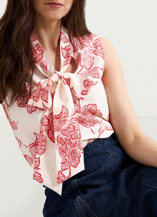 Phase Eight Junie top met sjaalkraag en bloemenprint - detail 3 rood