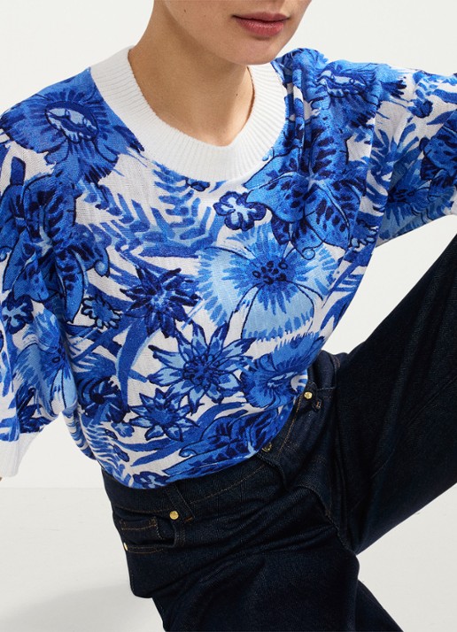 Phase Eight Lizzy fijngebreide top in linnenblend met bloemenprint - detail 7 blauw