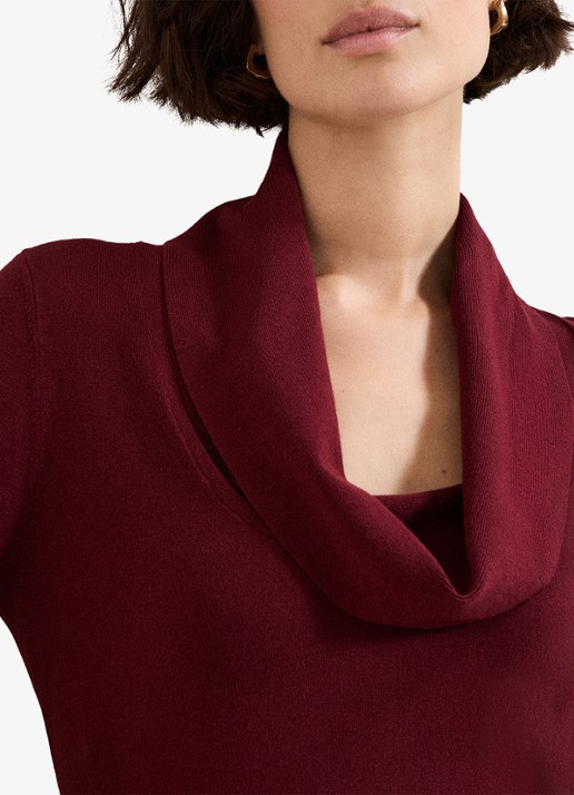 Phase Eight Lottie fijngebreide top met watervalhals - detail 4 bordeauxrood