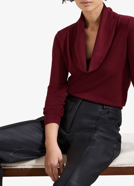 Phase Eight Lottie fijngebreide top met watervalhals - detail 5 bordeauxrood