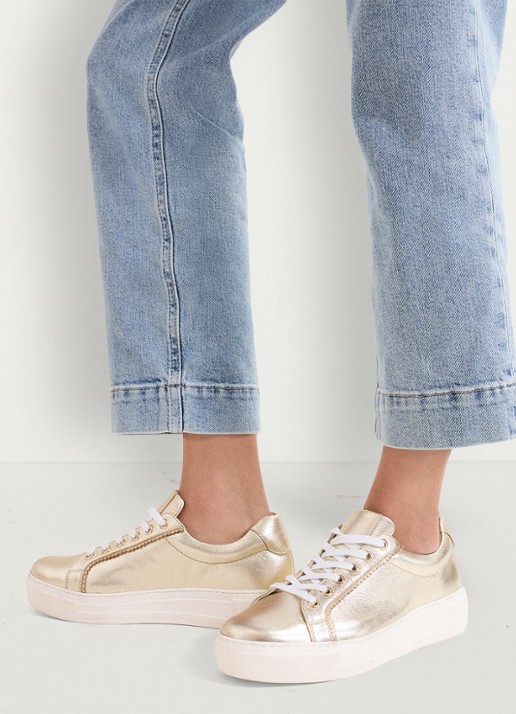 Phase Eight Metallic sneaker van leer - detail 7 goud