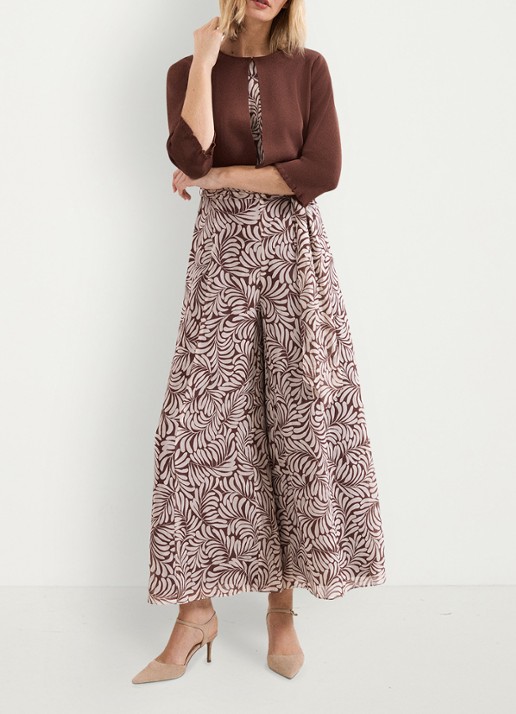 Phase Eight Mimi fijngebreid vest met ronde hals - voorkant 3 bruin
