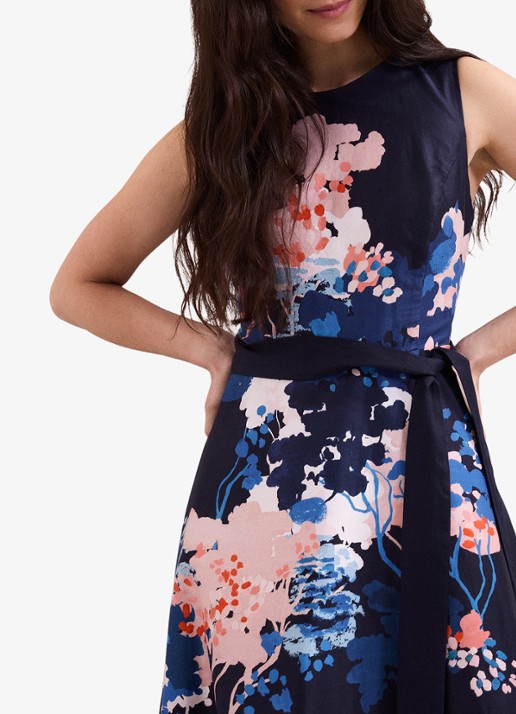 Phase Eight Natalya midi jurk met bloemenprint en strikceintuur - detail 5 donkerblauw